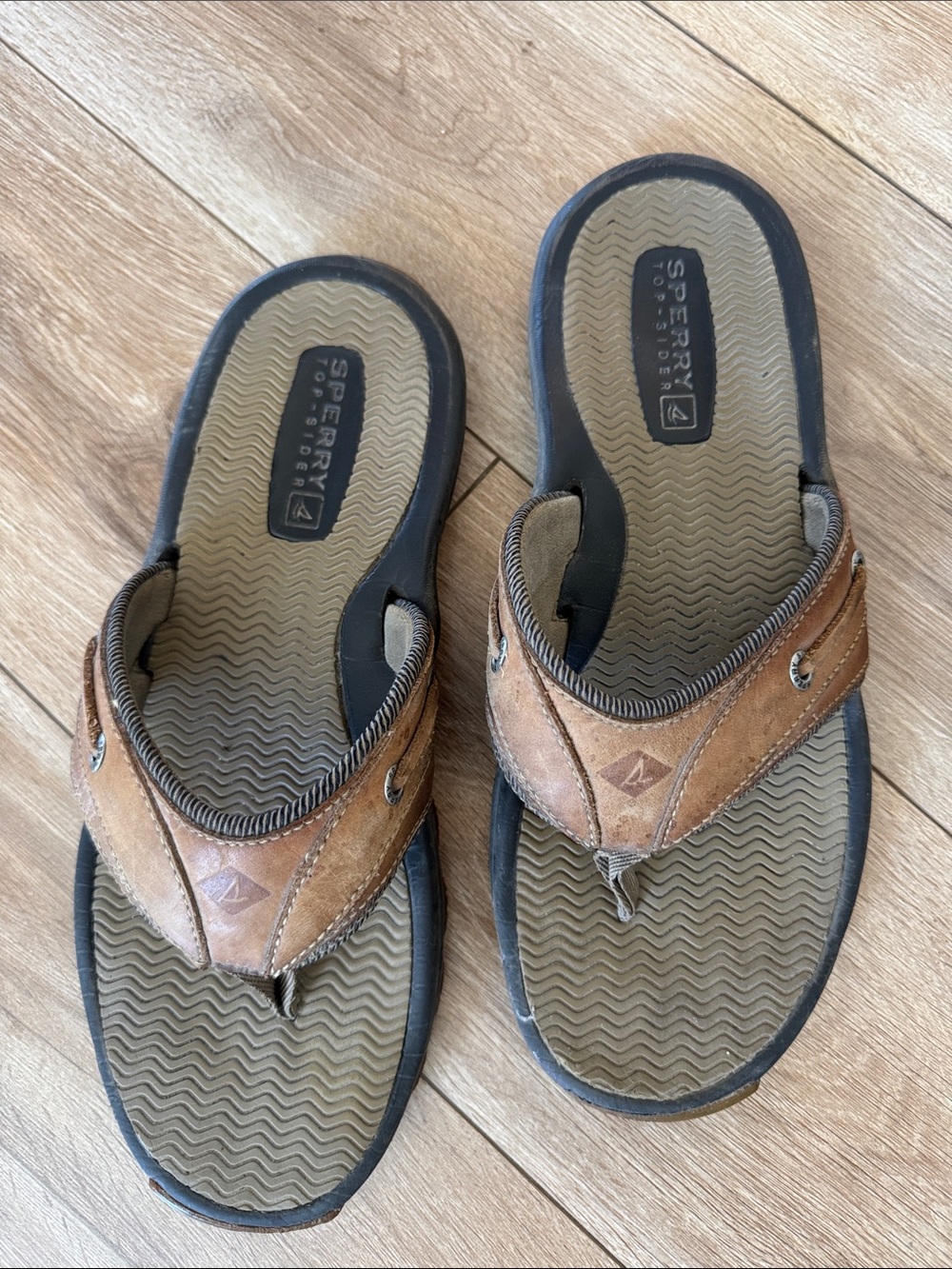 Sperry Men’s Tan Brown Leather Thong Sandals